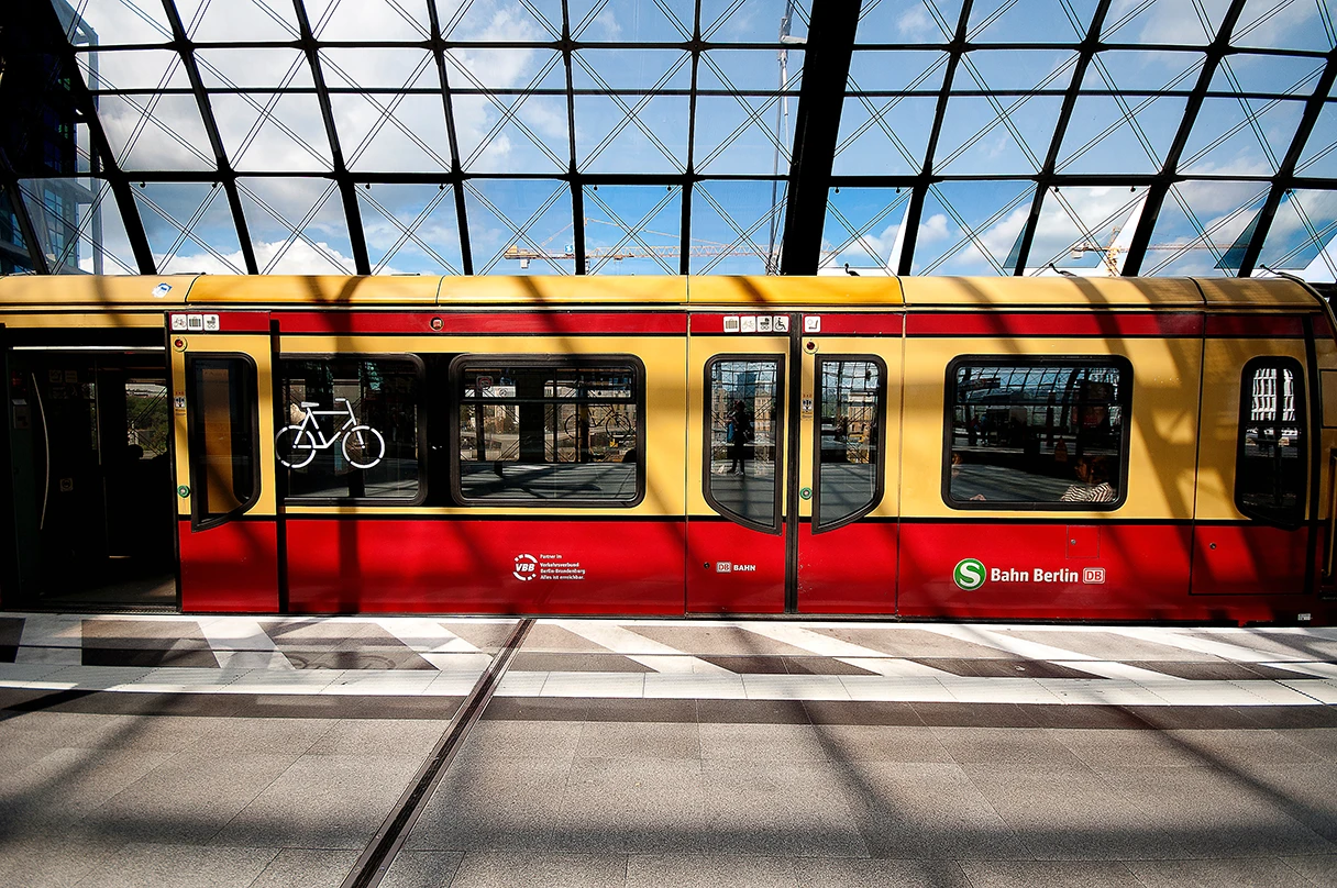 S-Bahn Wagen am Hauptbahnhof Berlin, Sonnenstrahlen