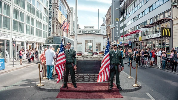 Checkpoint Charlie, Grenzübergang