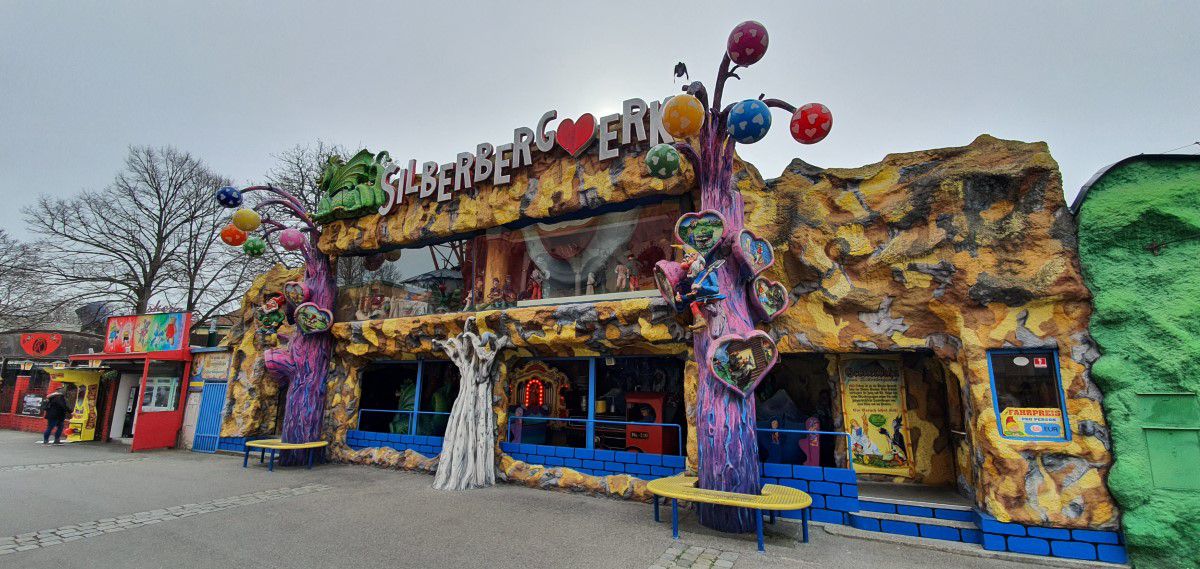 Silberbergwerk Grottenbahn, Wiener Prater, Außenansicht