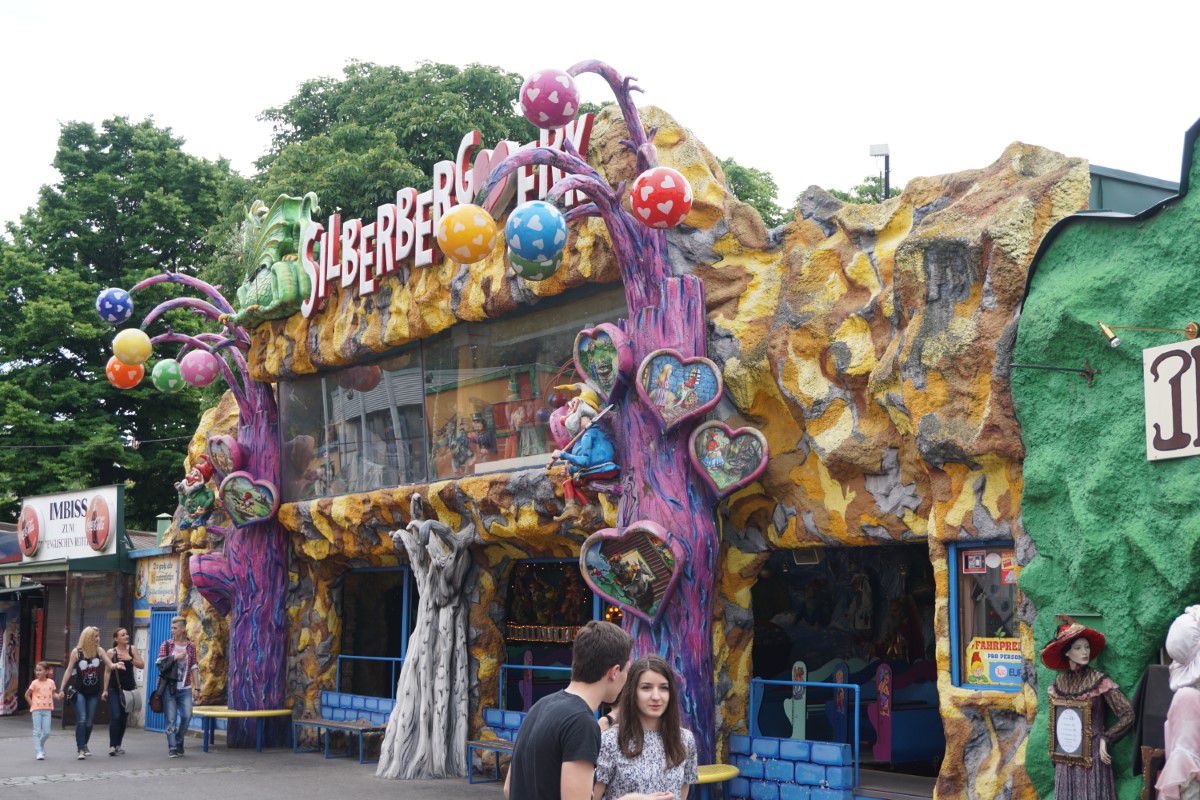 Silberbergwerk Grottenbahn, Wiener Prater, Exterior view