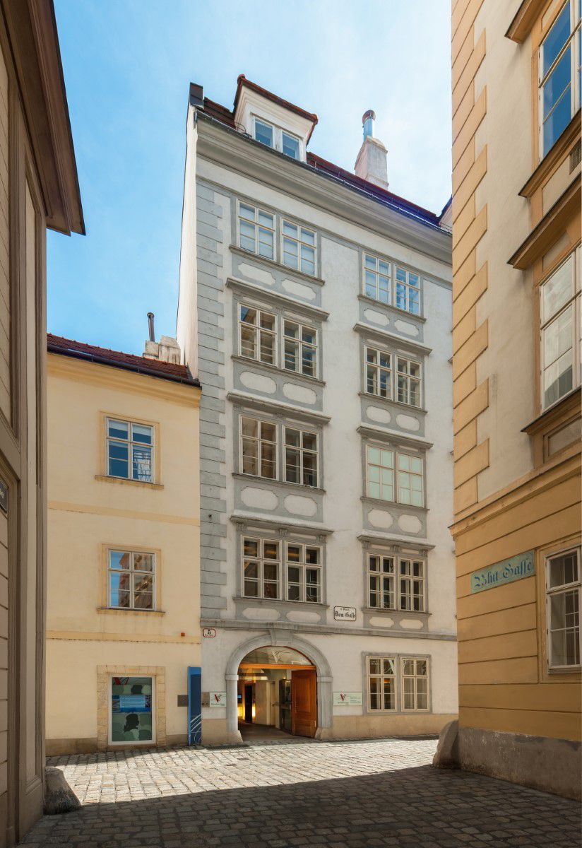 Mozarthaus Vienna, Vienna, Exterior view, Entrance area, Sunny day