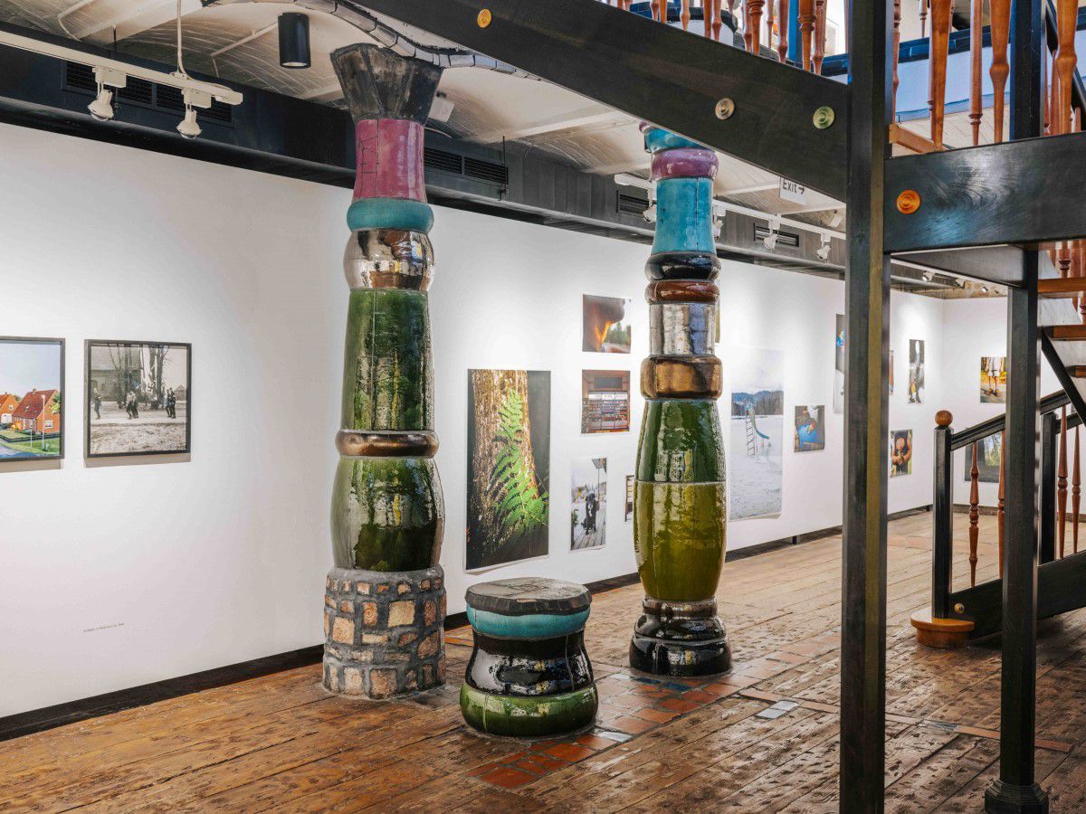 KunstHausWien, Exhibition room, colorful columns, pictures on the wall