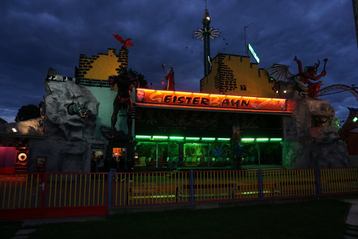 Geisterbahn zum Roten Adler, Vienna Prater